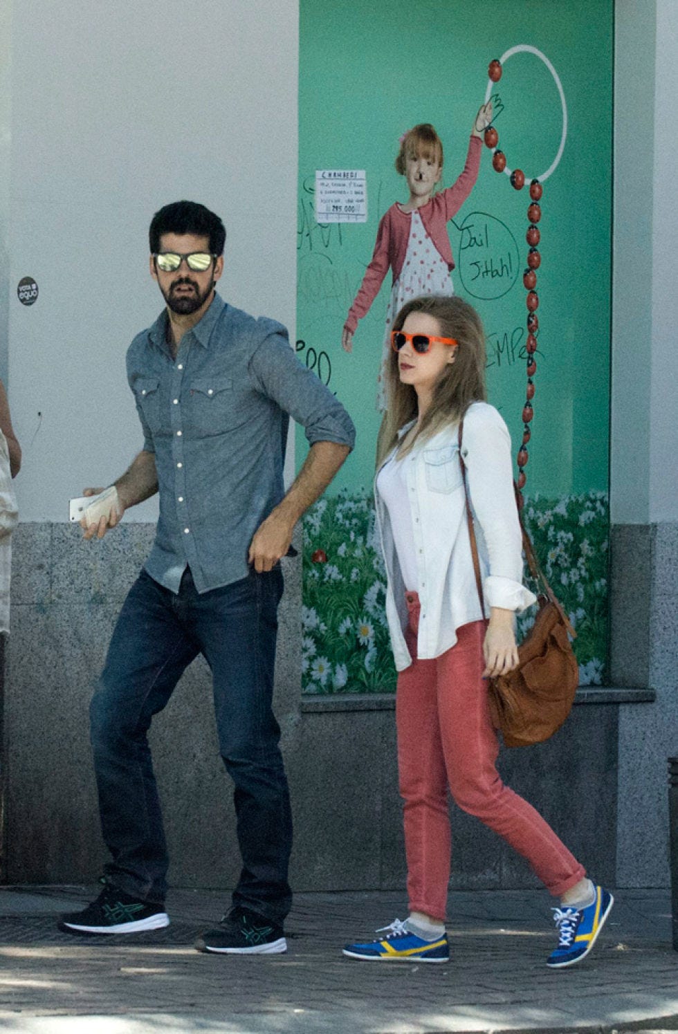 Footwear, Trousers, Denim, Shoe, Shirt, Outerwear, Standing, T-shirt, Style, Cool, 