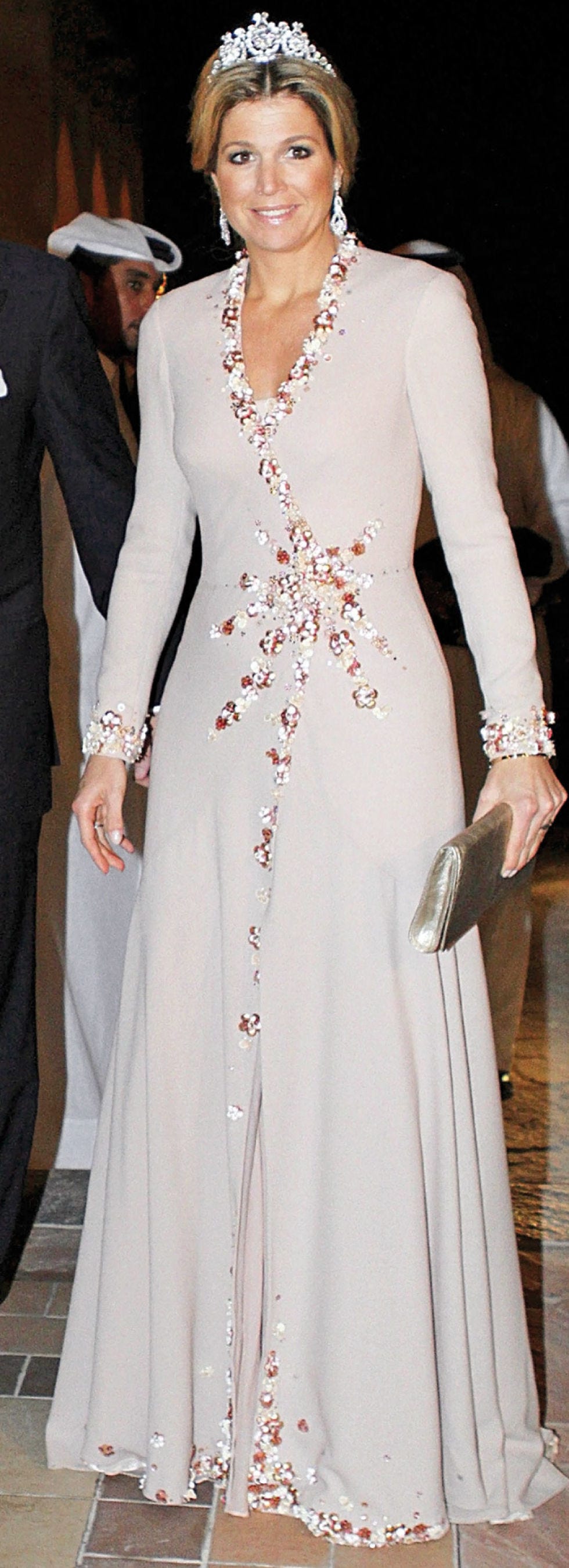 Clothing, Dress, White, Formal wear, Style, Fashion accessory, Fashion, Pattern, Embellishment, Wedding dress, 