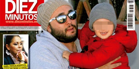 Face, Nose, Human, Mouth, Cap, Hand, Sunglasses, Publication, Goggles, Baseball cap, Face, Nose, Human, Mouth, Cap, Hand, Sunglasses, Publication, Goggles, Baseball cap,