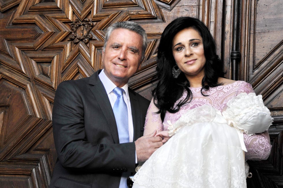 Clothing, Coat, Trousers, Shirt, Suit, Outerwear, Happy, Formal wear, Dress shirt, Dress, 