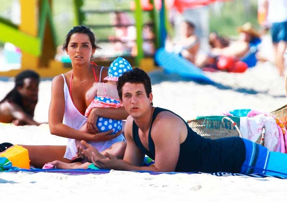 Fun, Leisure, Summer, Sitting, Vacation, Thigh, Abdomen, Undergarment, Holiday, People on beach, 