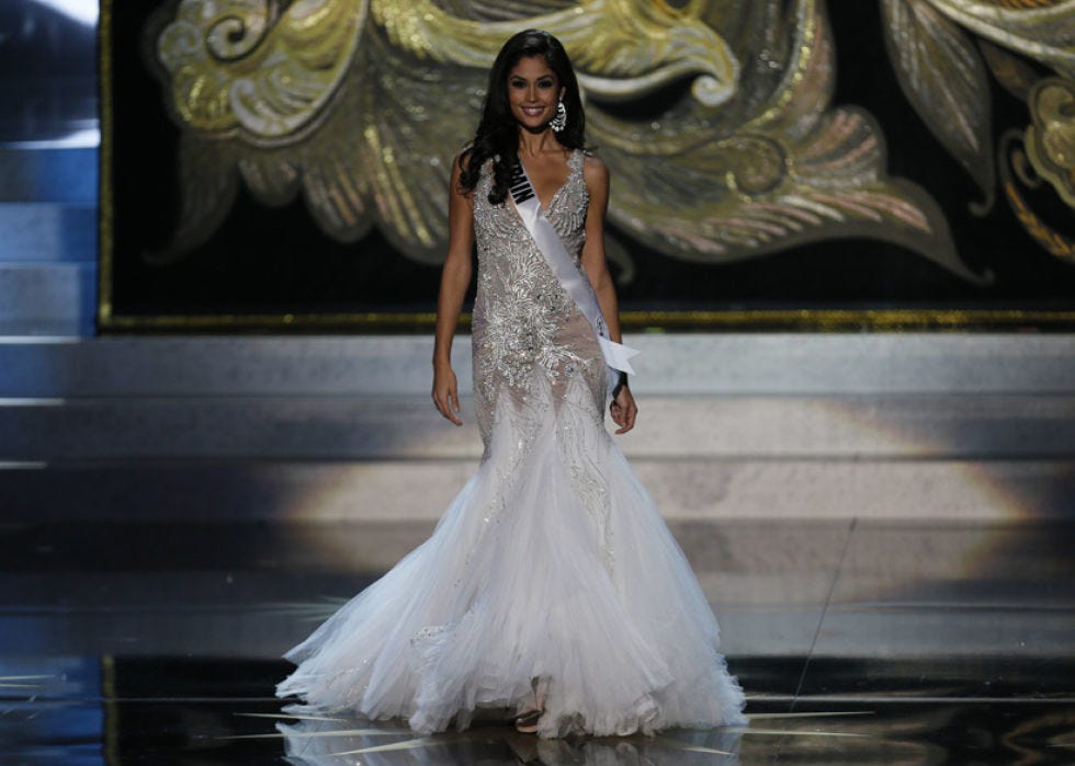 Dress, Gown, Formal wear, Bridal clothing, Wedding dress, Embellishment, Haute couture, Fashion model, One-piece garment, Bride, Dress, Gown, Formal wear, Bridal clothing, Wedding dress, Embellishment, Haute couture, Fashion model, One-piece garment, Bride,