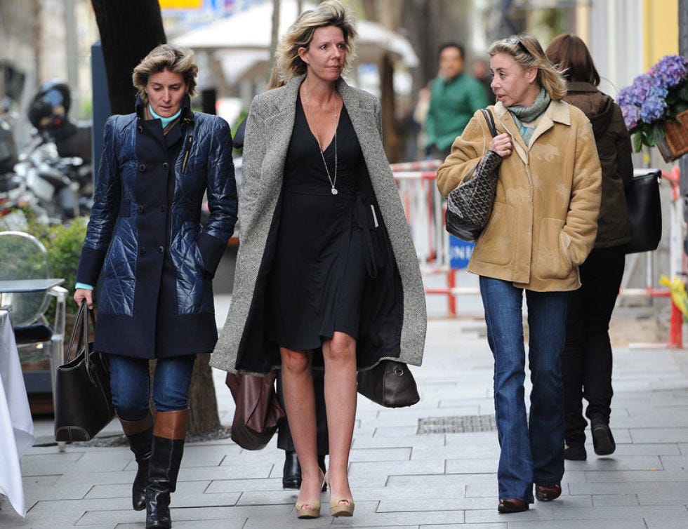 Clothing, Footwear, Leg, Trousers, Coat, Outerwear, Bag, Fashion accessory, Style, Street fashion, 