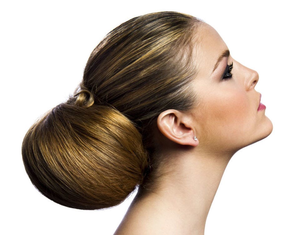 Ear, Brown, Hairstyle, Skin, Chin, Forehead, Eyebrow, Eyelash, Style, Earrings, 