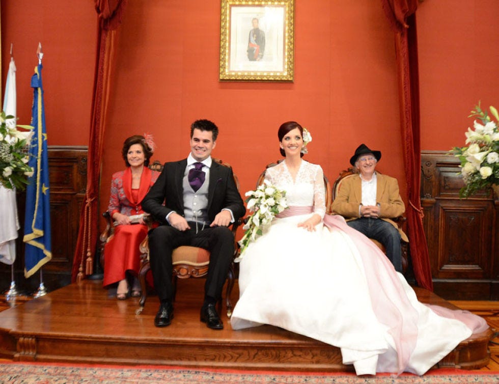 Trousers, Coat, Dress, Photograph, Suit, Outerwear, Bridal clothing, Formal wear, Flag, Bride, 