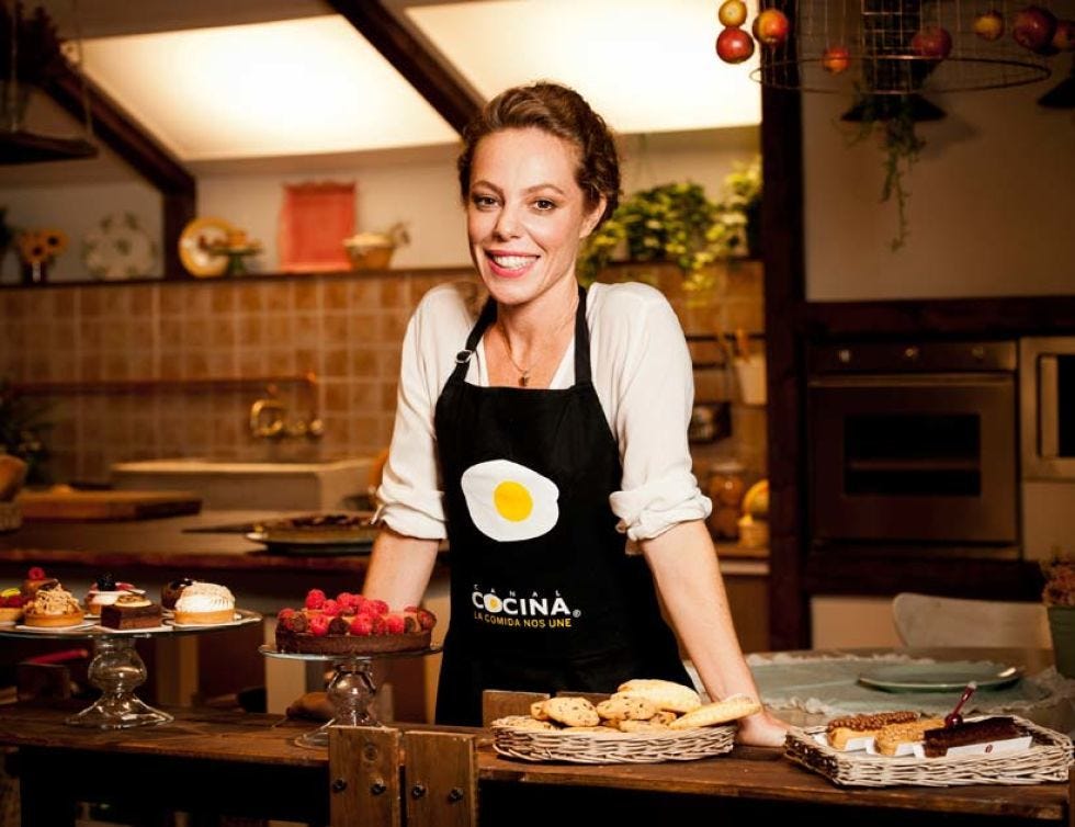 Cook, Cuisine, Tableware, Kitchen, Countertop, Cooking, Dish, Meal, Plate, Kitchen appliance, 