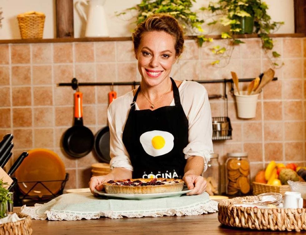 Food, Cook, Plate, Countertop, Cuisine, Tableware, Cooking, Kitchen, Recipe, Dish, 