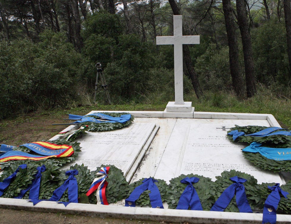 Cross, Symbol, Majorelle blue, Electric blue, Religious item, Cobalt blue, Memorial, Evergreen, Artifact, Cemetery, 