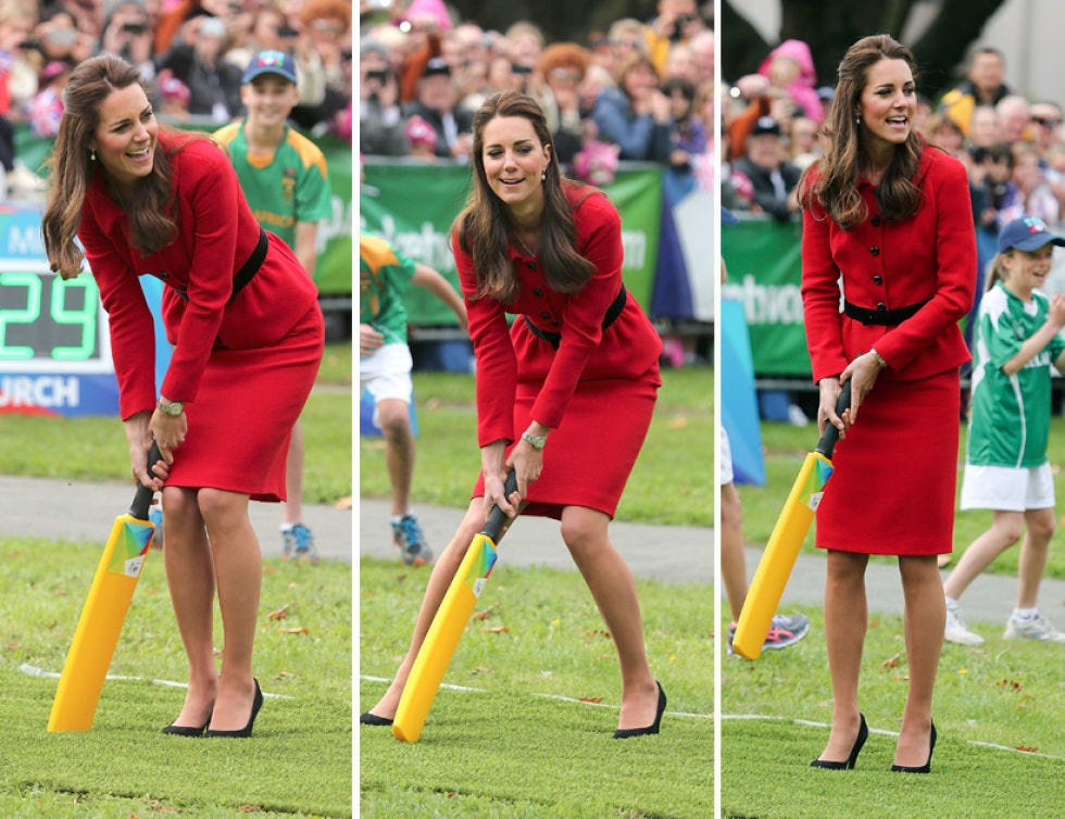 Playing sports, Audience, Stick and Ball Sports, Play, Garden tool, Cleanliness, Fan, Stick and Ball Games, 