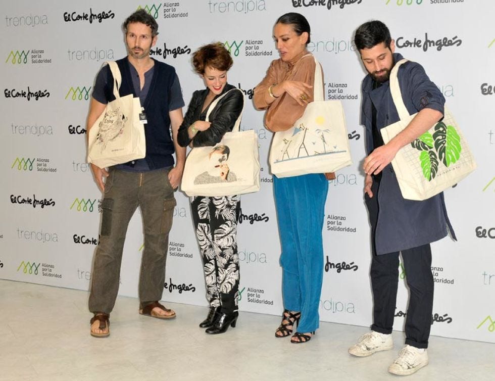 Footwear, Leg, Trousers, Shirt, Outerwear, Jeans, Bag, Fashion, Youth, Luggage and bags, 