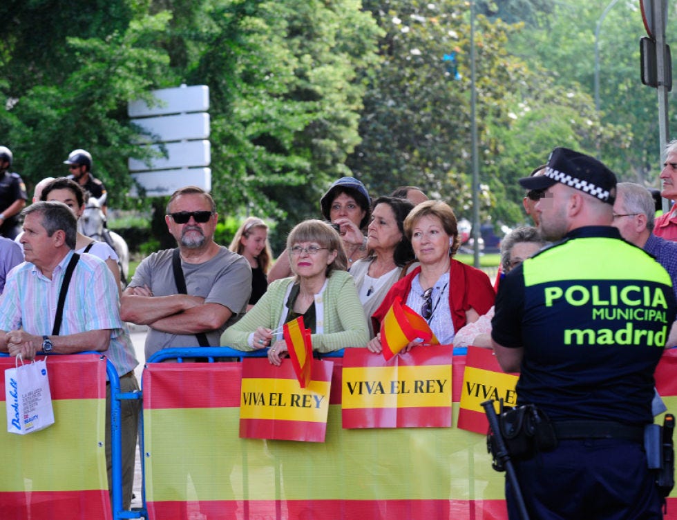 Eyewear, Hat, Crowd, Community, Cap, Goggles, Sunglasses, Public event, Baseball cap, Protest, 