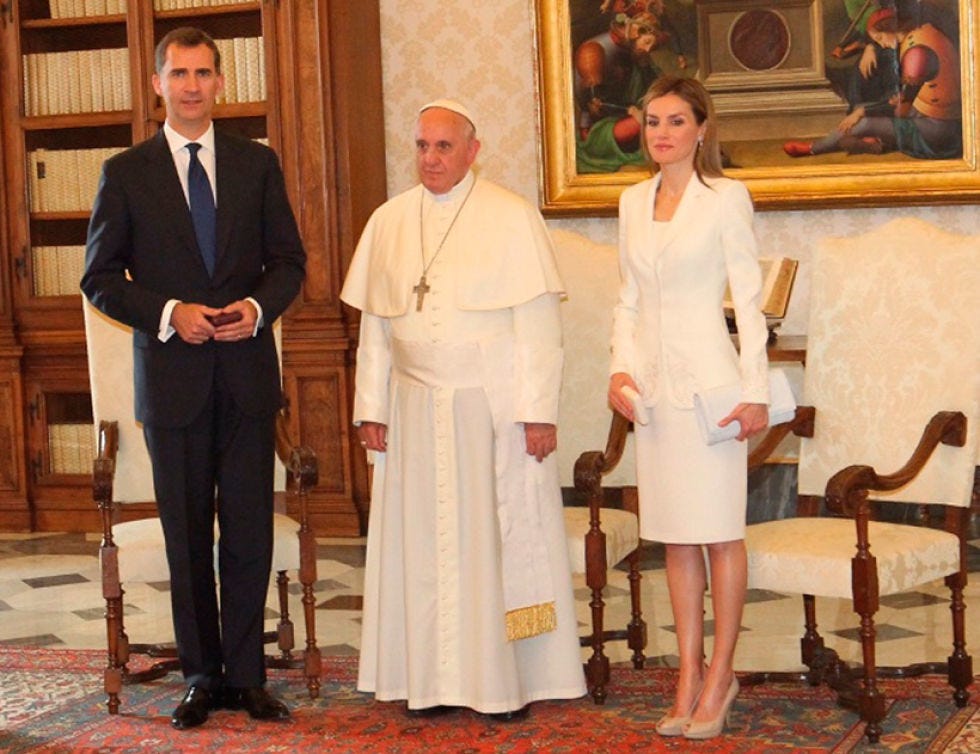 Suit trousers, Floor, Formal wear, Flooring, Picture frame, Ritual, Interior design, Carpet, Religious institute, Clergy, 