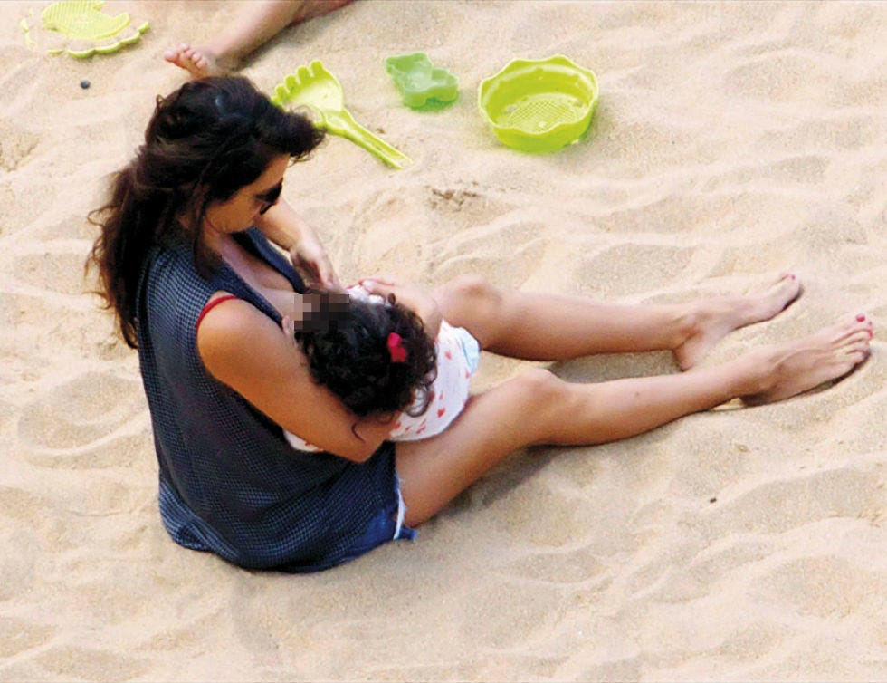 Fun, Sand, Summer, Elbow, People in nature, Barefoot, Vacation, Toe, Comfort, Back, 