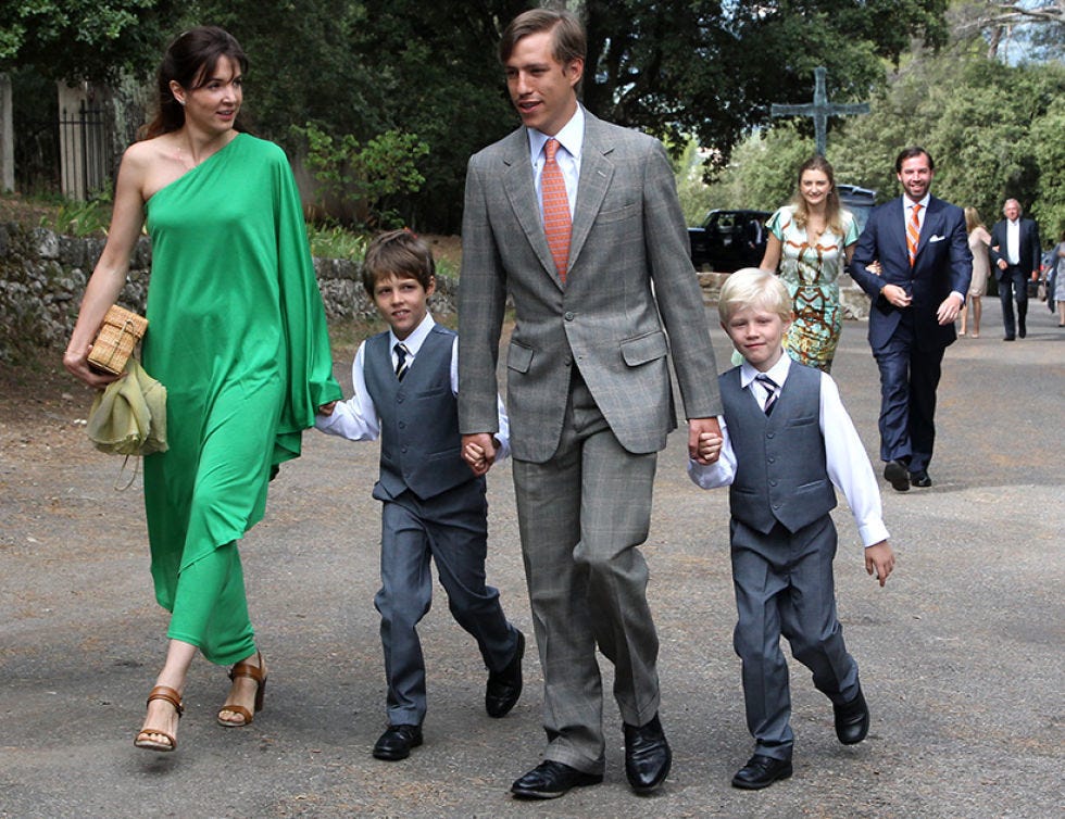 Clothing, Footwear, Coat, Trousers, Shirt, Collar, Standing, Suit, Outerwear, Suit trousers, 