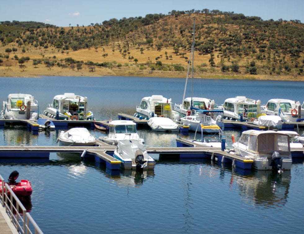 Watercraft, Water, Marina, Boat, Harbor, Dock, Boats and boating--Equipment and supplies, Lake, Reservoir, Speedboat, 