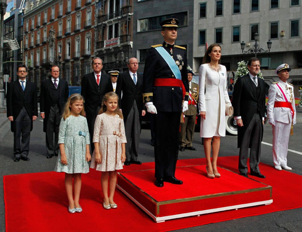 footwear, flooring, hat, carpet, suit, uniform, blazer, red carpet, suit trousers, white collar worker,