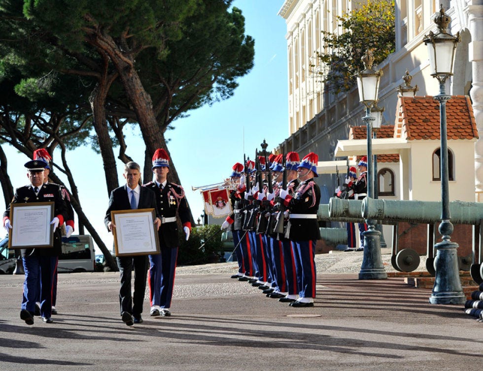 Musician, Musical ensemble, Parade, Marching band, Wind instrument, Marching, Pedestrian, Brass instrument, Pole, Flag, 