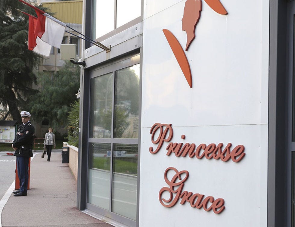 Glass, Fixture, Signage, Sidewalk, Flag, Restaurant, Door, Coquelicot, 