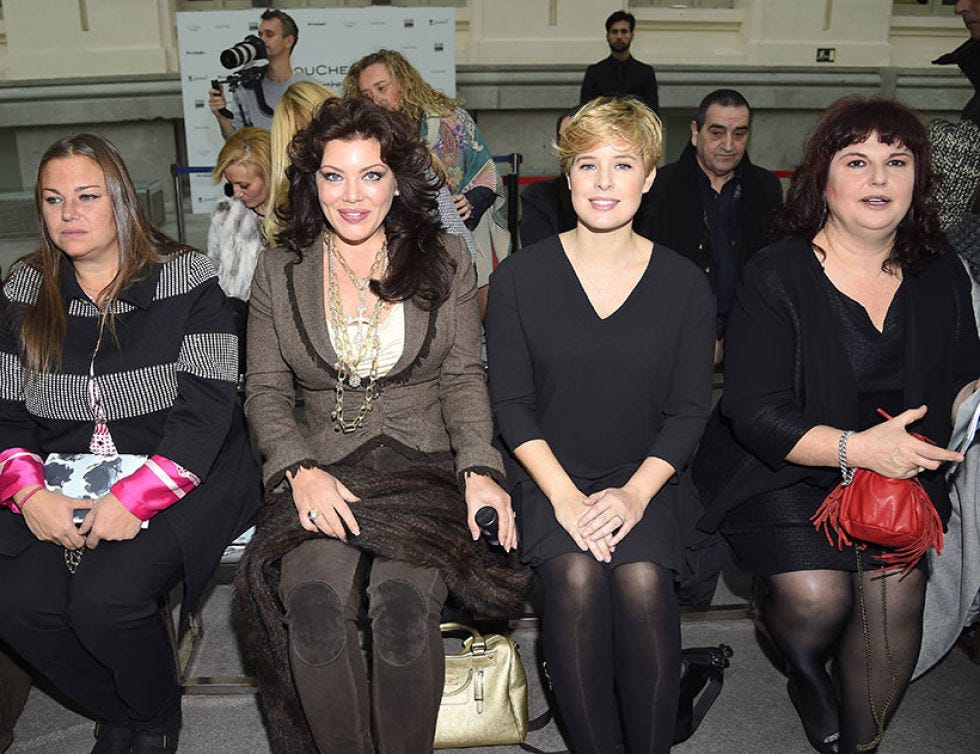 Face, People, Social group, Outerwear, Fashion accessory, Sitting, Jewellery, Fashion, Thigh, Bag, 