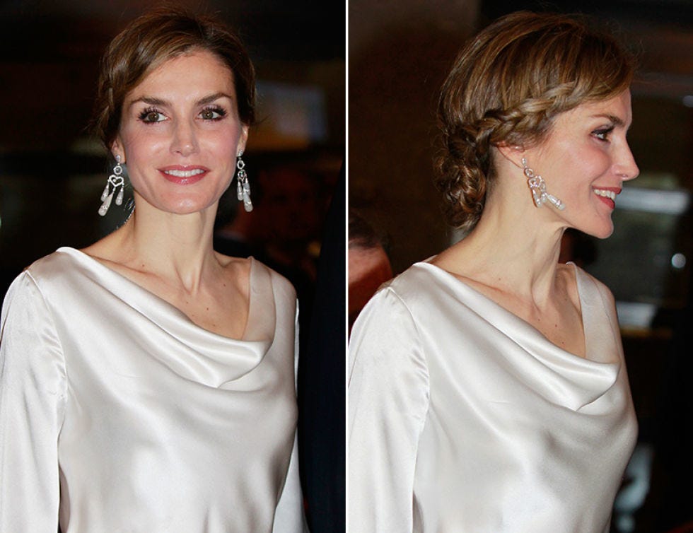Clothing, Ear, Hairstyle, Chin, Forehead, Earrings, Shoulder, Joint, Style, Jaw, 
