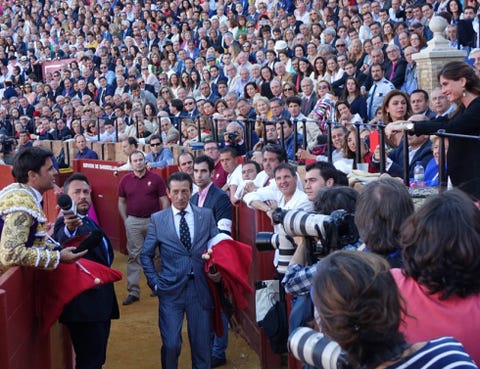 Crowd, People, Audience, Mammal, Fan, Convention, Public event, Bullring, Stadium, Matador, 