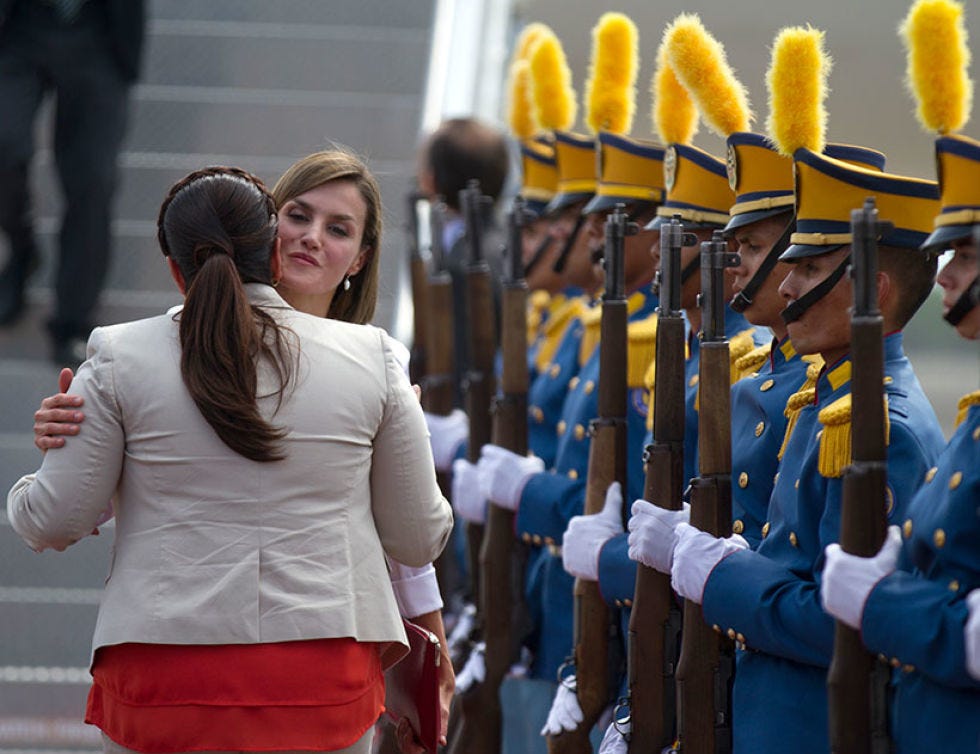 Uniform, Headgear, Team, Wind instrument, Gesture, Woodwind instrument, Love, Tradition, Crew, Parade, 