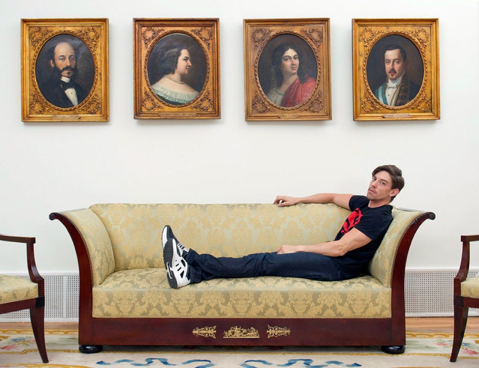 Human, Comfort, Furniture, Wall, Sitting, Couch, Picture frame, Knee, studio couch, Sofa bed, Human, Comfort, Furniture, Wall, Sitting, Couch, Picture frame, Knee, studio couch, Sofa bed,