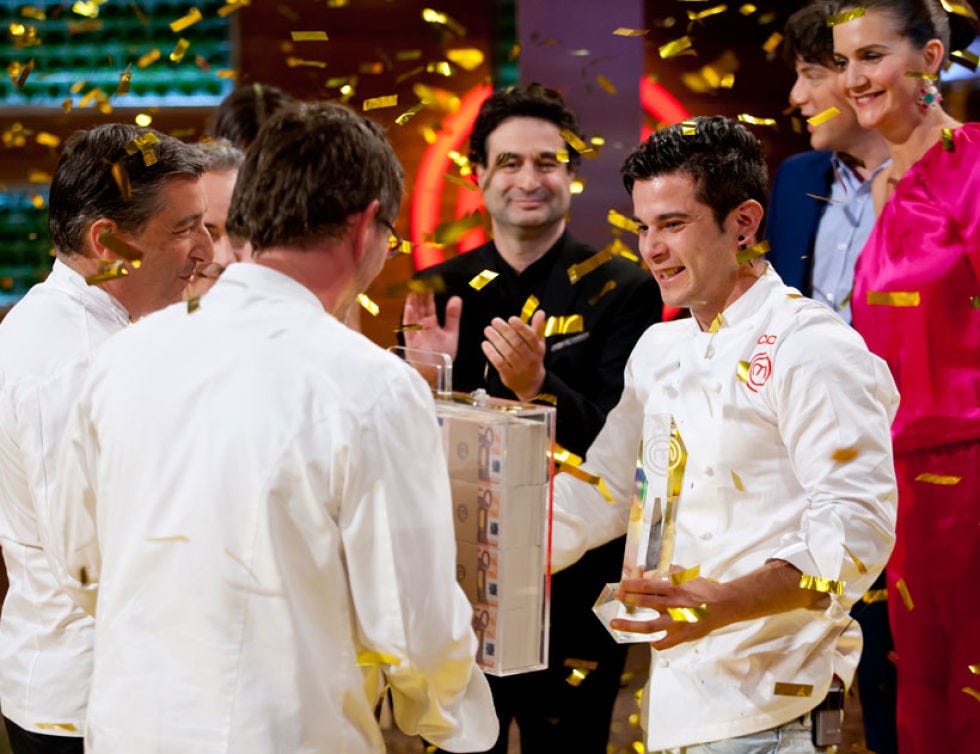 Hair, Smile, Yellow, Happy, Dress shirt, Facial expression, Uniform, Temple, Tradition, Ceremony, 