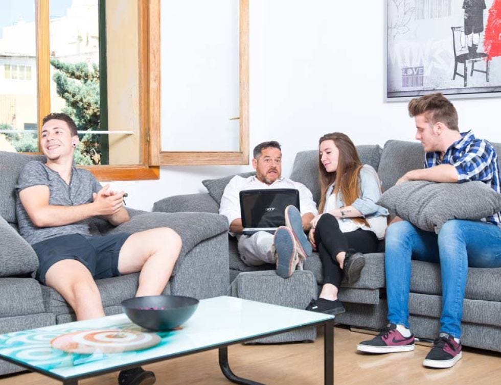 Face, Leg, Sitting, Comfort, Table, Electronic device, Furniture, Technology, Laptop, Sharing, 