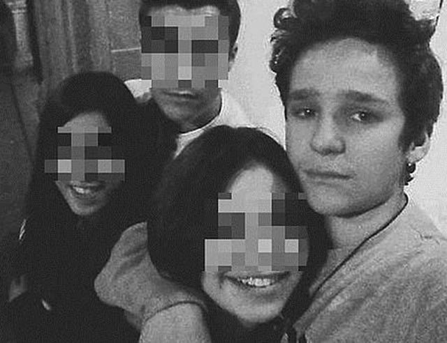 Head, People, Black hair, Friendship, Fictional character, Photobombing, 