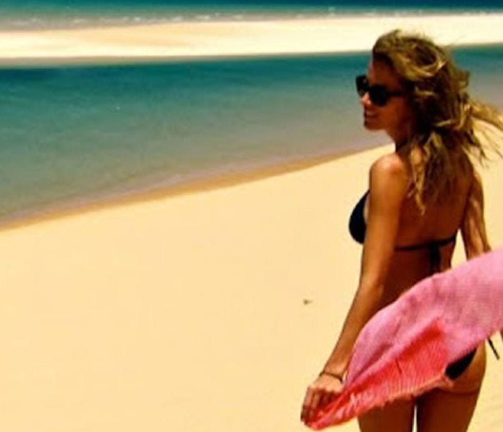 Eyewear, Sunglasses, Coastal and oceanic landforms, Summer, Swimwear, Beach, Vacation, Holiday, Ocean, People on beach, 