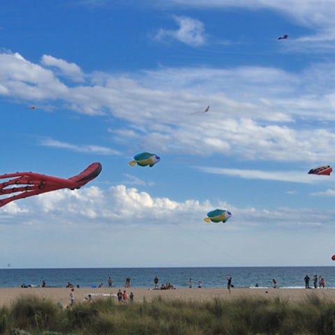 Sky, Fun, Cloud, Tourism, Coastal and oceanic landforms, Leisure, Summer, People in nature, Shore, Vacation, Sky, Fun, Cloud, Tourism, Coastal and oceanic landforms, Leisure, Summer, People in nature, Shore, Vacation,