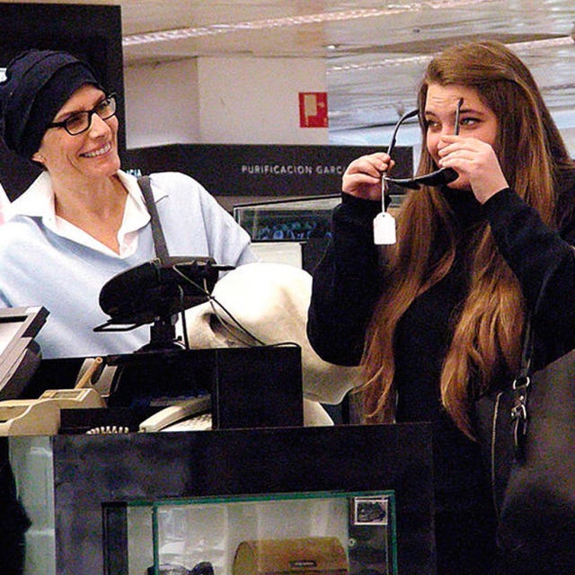 Face, Eyewear, Vision care, Layered hair, Step cutting, Long hair, Brown hair, Violinist, Display device, White-collar worker, 