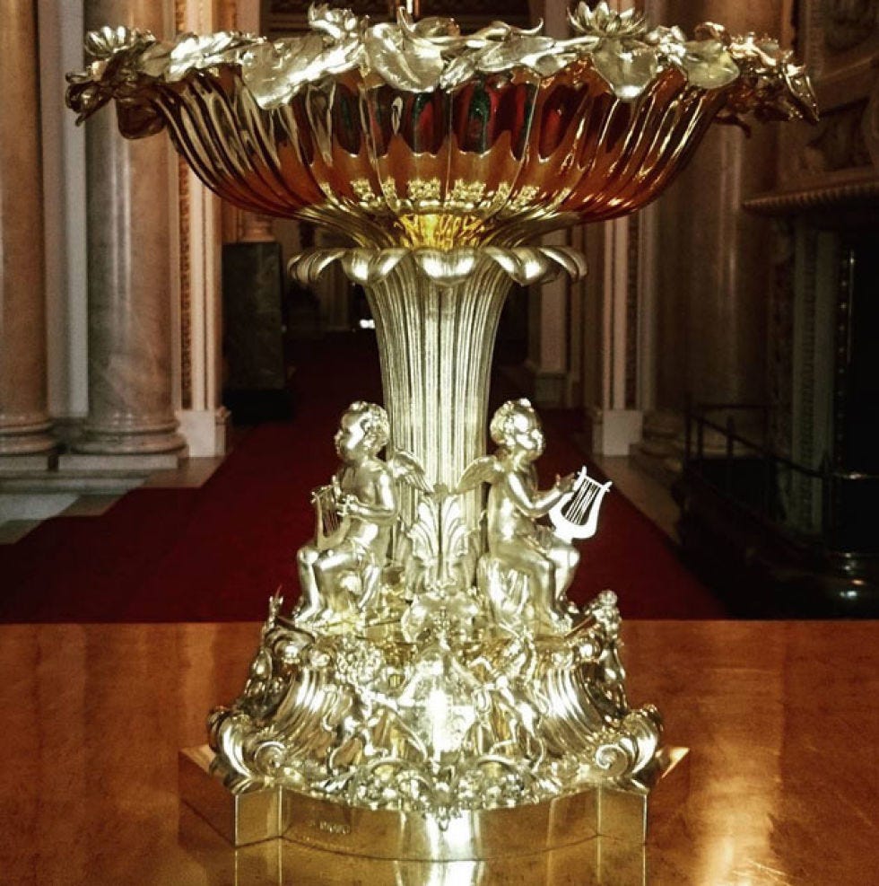 Chandelier, Light fixture, Interior design, Interior design, Metal, Ceiling fixture, Brass, Column, Bronze, Antique, 