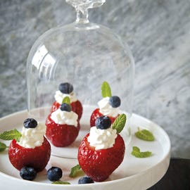 Food, Fruit, Serveware, Sweetness, Produce, Ingredient, Dishware, Strawberry, Frutti di bosco, Strawberries, 