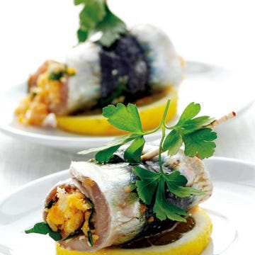 Food, Cuisine, Ingredient, Serveware, Dishware, Culinary art, Dish, Finger food, Recipe, Garnish, 