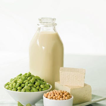 Food, Dishware, Serveware, Ingredient, Bottle, Produce, Tableware, Drinkware, Mason jar, Bowl, 