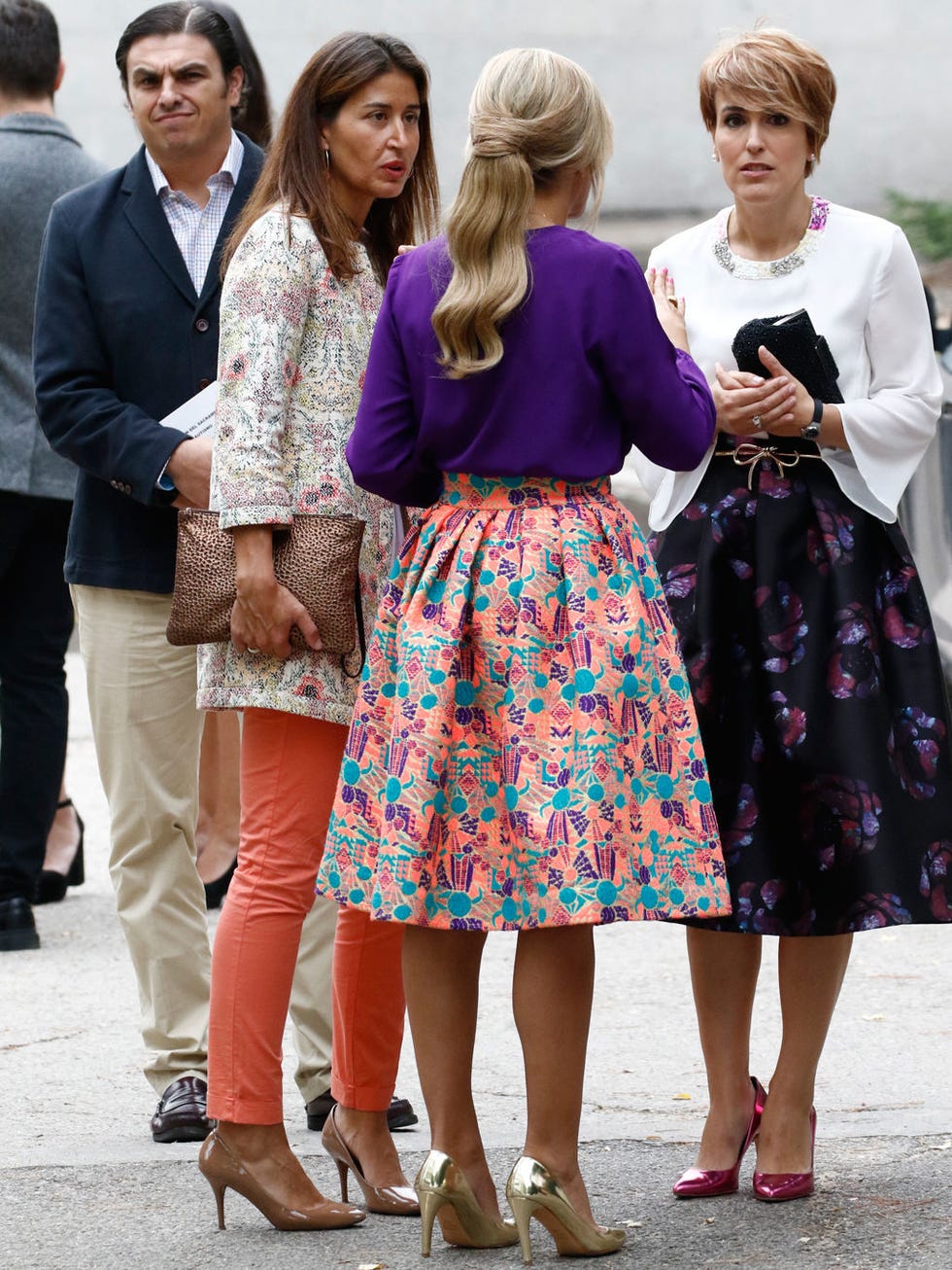 Clothing, Footwear, Leg, Trousers, Outerwear, Style, Bag, Street fashion, Fashion accessory, Fashion, 