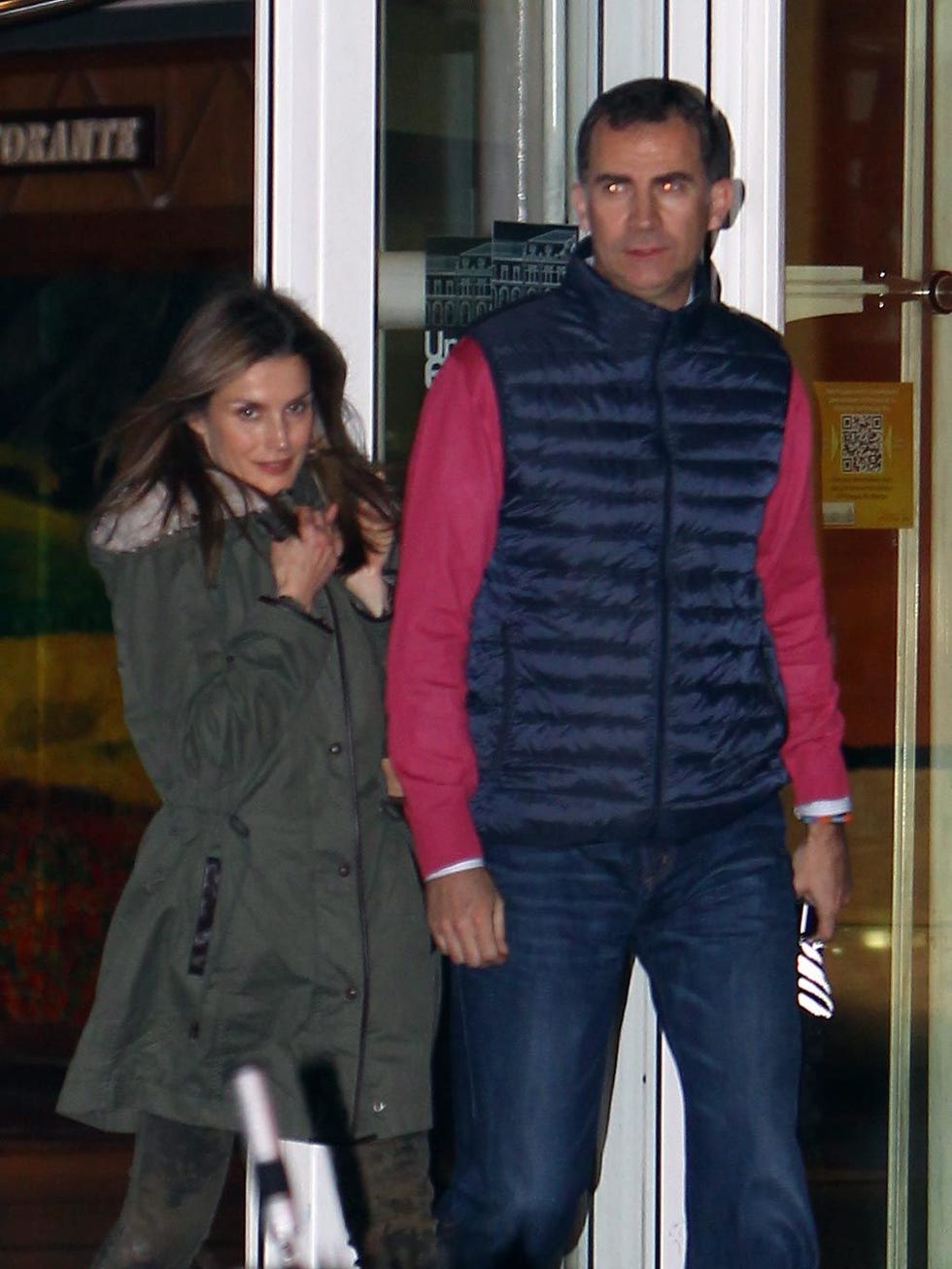 Leg, Trousers, Jacket, Textile, Denim, Jeans, Outerwear, Coat, Overcoat, Fashion, 