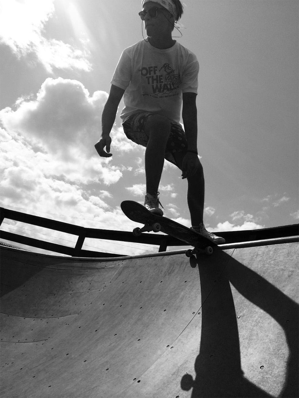 Human body, Human leg, Monochrome, Helmet, Knee, Monochrome photography, Skateboard deck, Black-and-white, Skateboarding, Sneakers, 