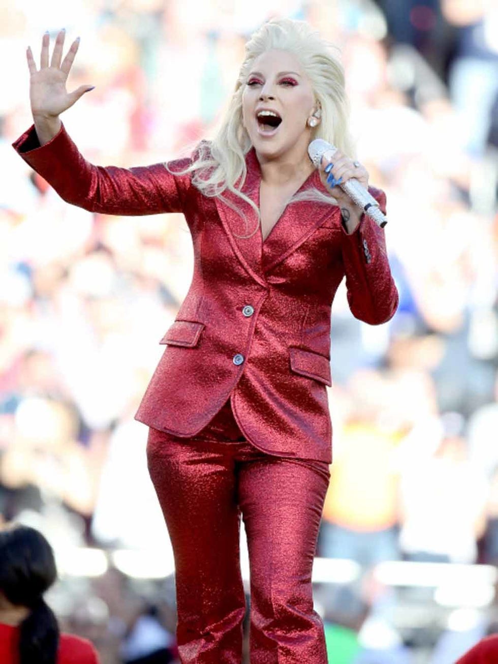 Microphone, Lip, Mouth, Entertainment, Performing arts, Music artist, Pop music, Performance, Fashion, Singing, 