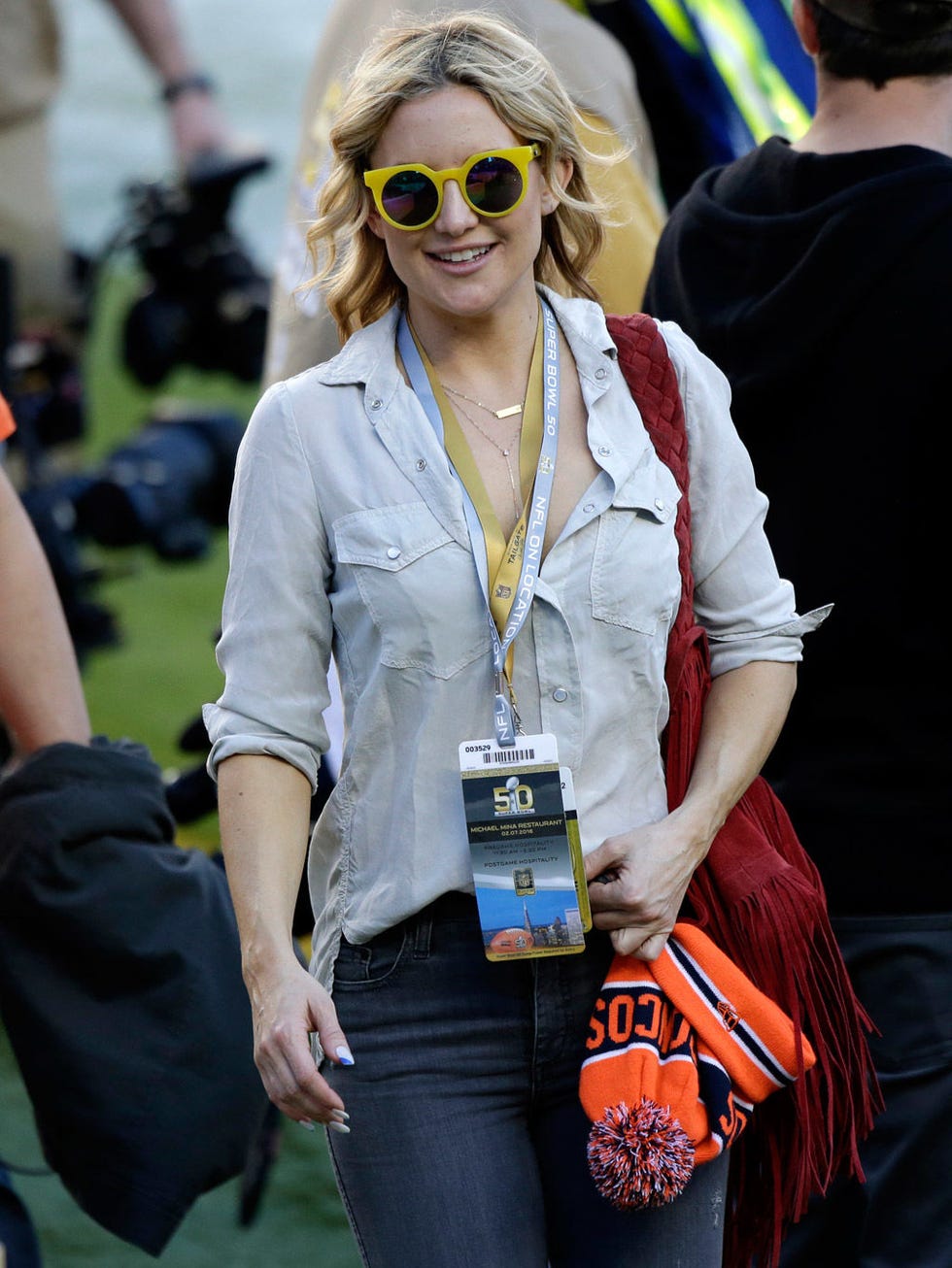 Eyewear, Glasses, Vision care, Sunglasses, Bag, Denim, Style, Street fashion, Fashion accessory, Fashion, 