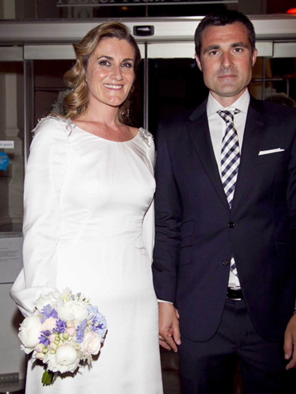 Clothing, Coat, Trousers, Shirt, Dress, Dress shirt, Outerwear, Standing, White, Formal wear, 