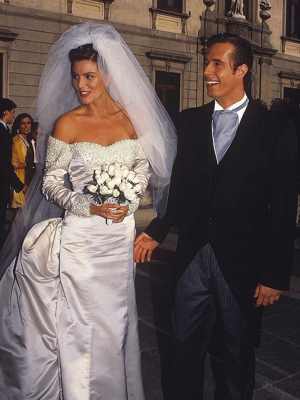 Clothing, Trousers, Bridal clothing, Dress, Bridal veil, Photograph, Outerwear, Happy, Formal wear, Veil, 
