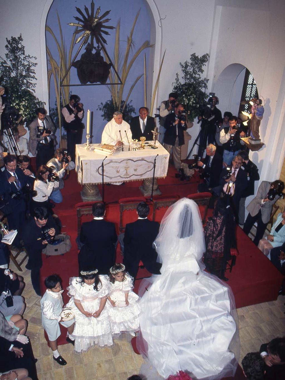 Event, Tradition, Ceremony, Petal, Wedding dress, Bridal clothing, Ritual, Marriage, Floristry, Flower Arranging, 