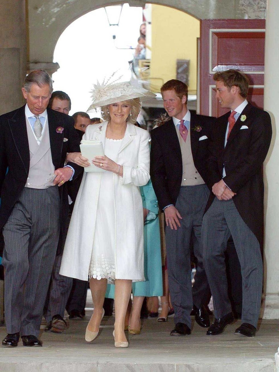 Clothing, Footwear, Leg, Coat, Trousers, Suit trousers, Shirt, Suit, Dress shirt, Photograph, 