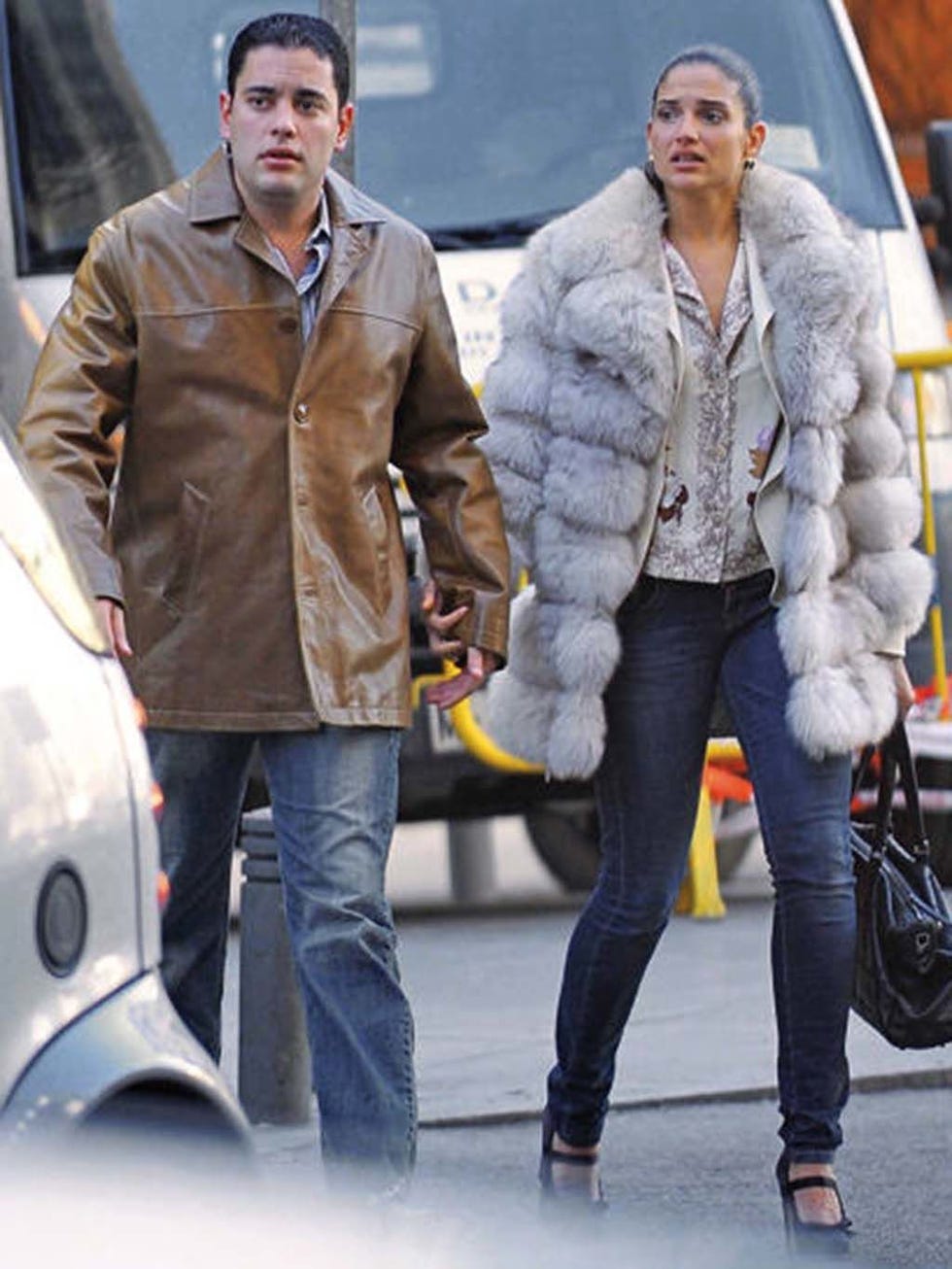 Clothing, Leg, Trousers, Denim, Jeans, Textile, Coat, Outerwear, Jacket, Street fashion, 