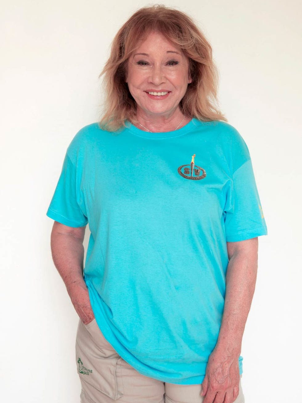 Arm, Blue, Sleeve, Human body, Shoulder, Elbow, Standing, Joint, Happy, Teal, 