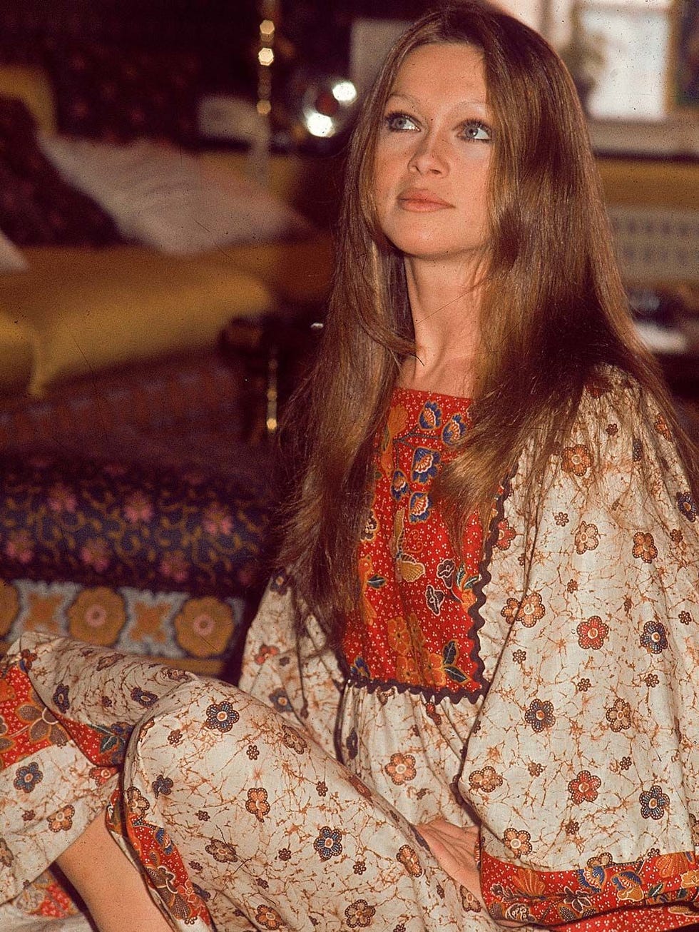 Textile, Pattern, Street fashion, Long hair, Brown hair, Fawn, Motif, Makeover, Pattern, Day dress, 