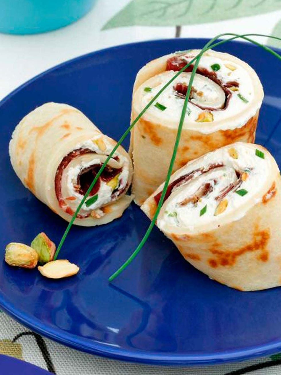 Cuisine, Food, Dishware, Dish, Plate, Recipe, Finger food, Fast food, Serveware, Ingredient, 